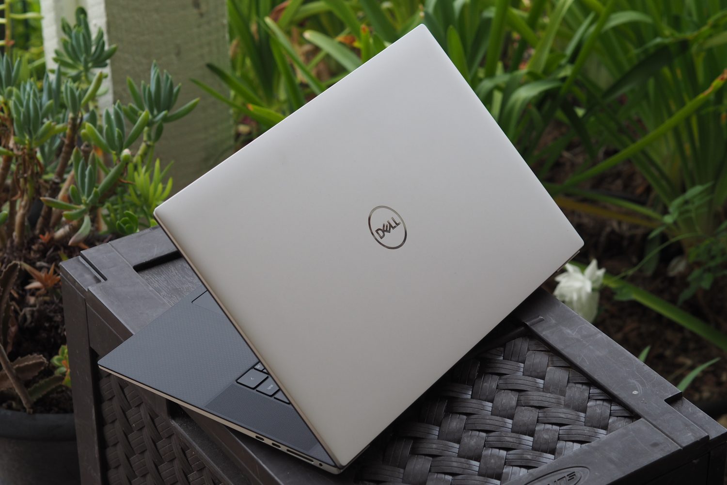 Ahorre $ 600 en la computadora portátil Dell XPS 17 en la oferta de Año Nuevo de Dell